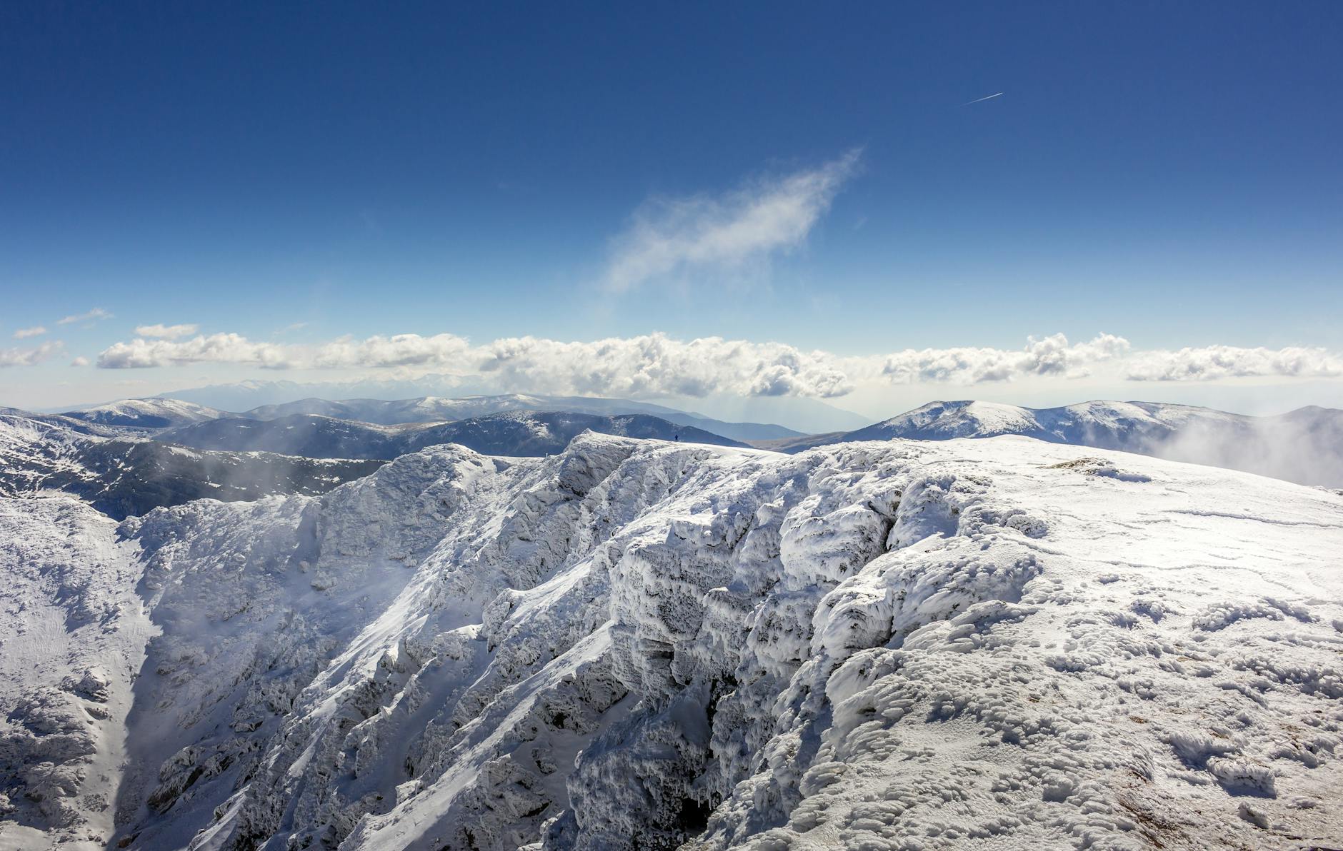Frost Warning Issued for 10 Bulgarian Regions as Spring Cold Snap Hits Tuesday